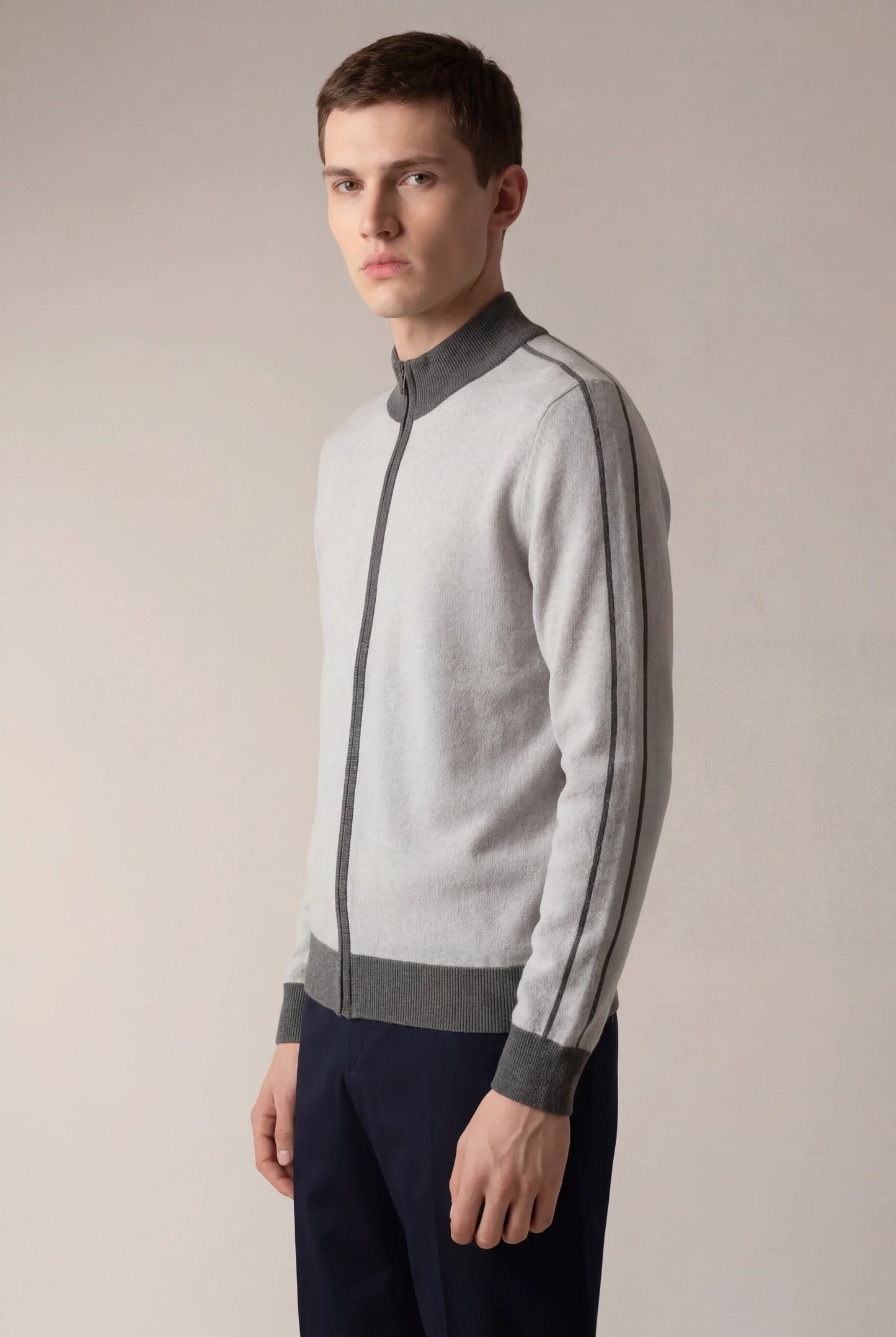 Santiono Cargidan Grey