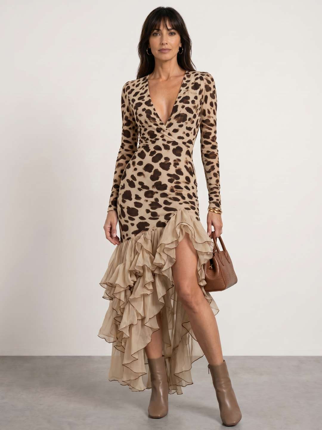 leopard print wrap dress Vintage 70's Diane Von Furstenberg Iconic This flattering wrap style has a discreet internal tie which accentuates the waist area 1990s Diane Von Furstenberg Leopard