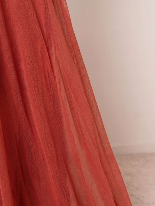 Vestido largo drapeado de hombros descubiertos
