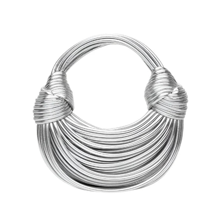 Rigid gold necklace with a sculptural design