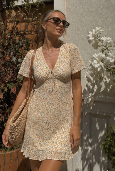 Floral short dress with ruched neckline