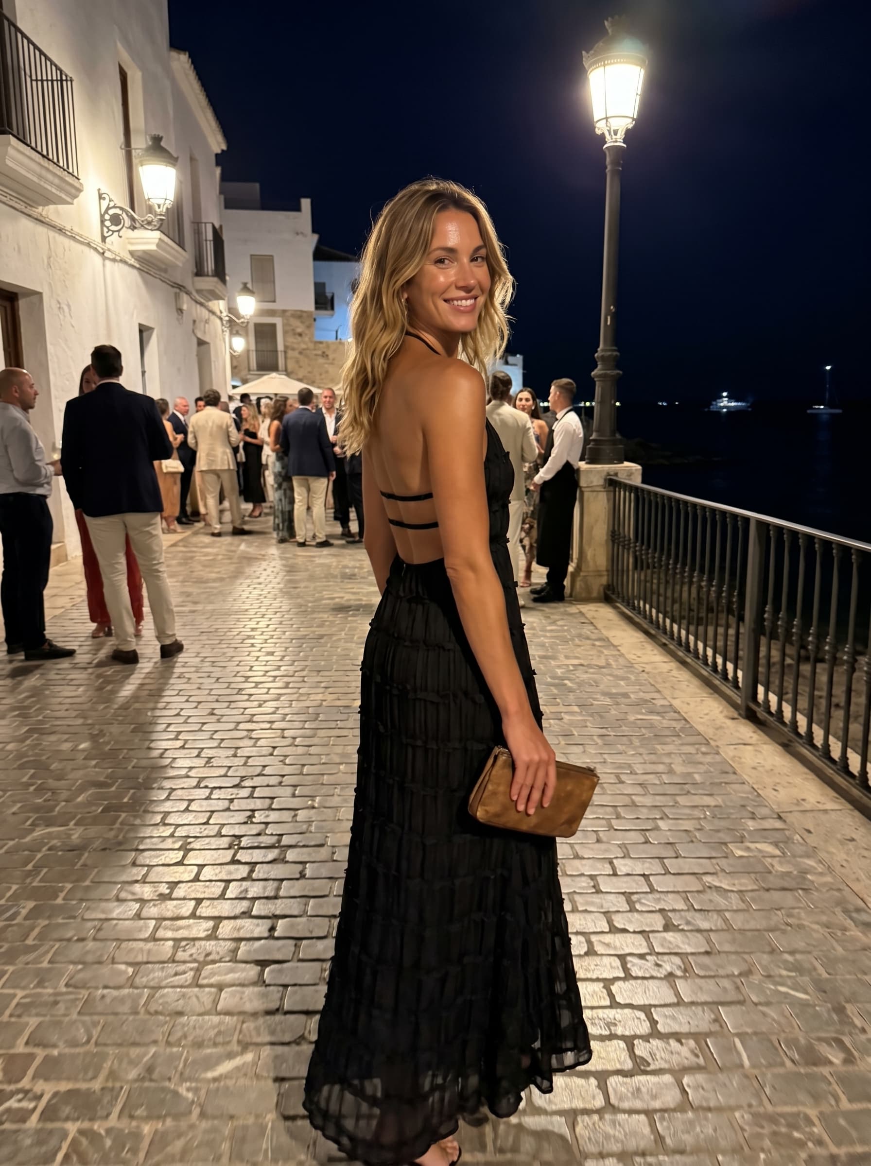Long halter dress with pleated texture – Lidia Nova