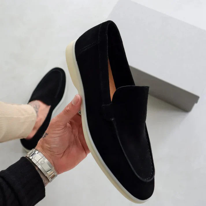 Elegantes mocasines de ante