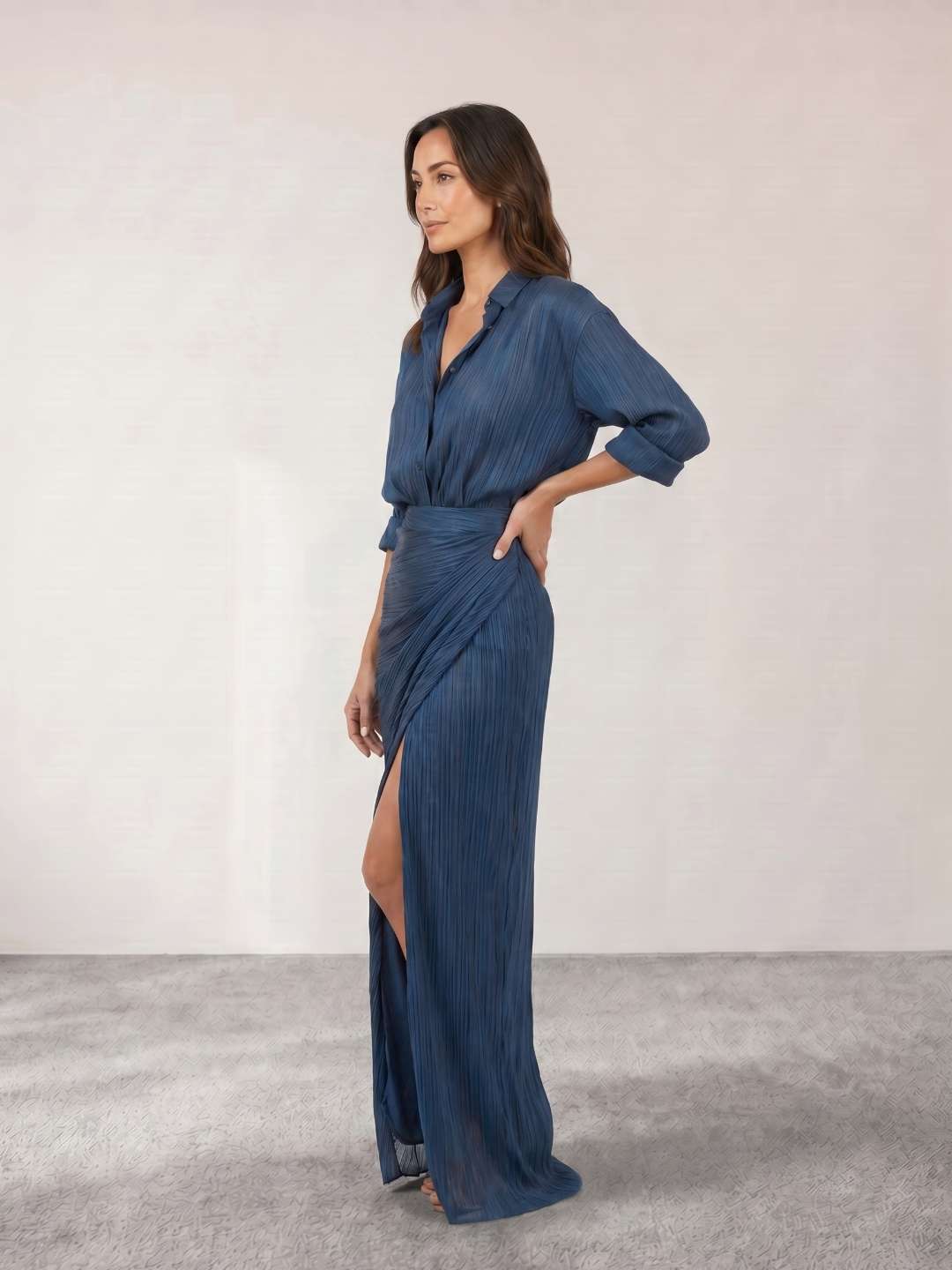 Pleated shirtdress with slit