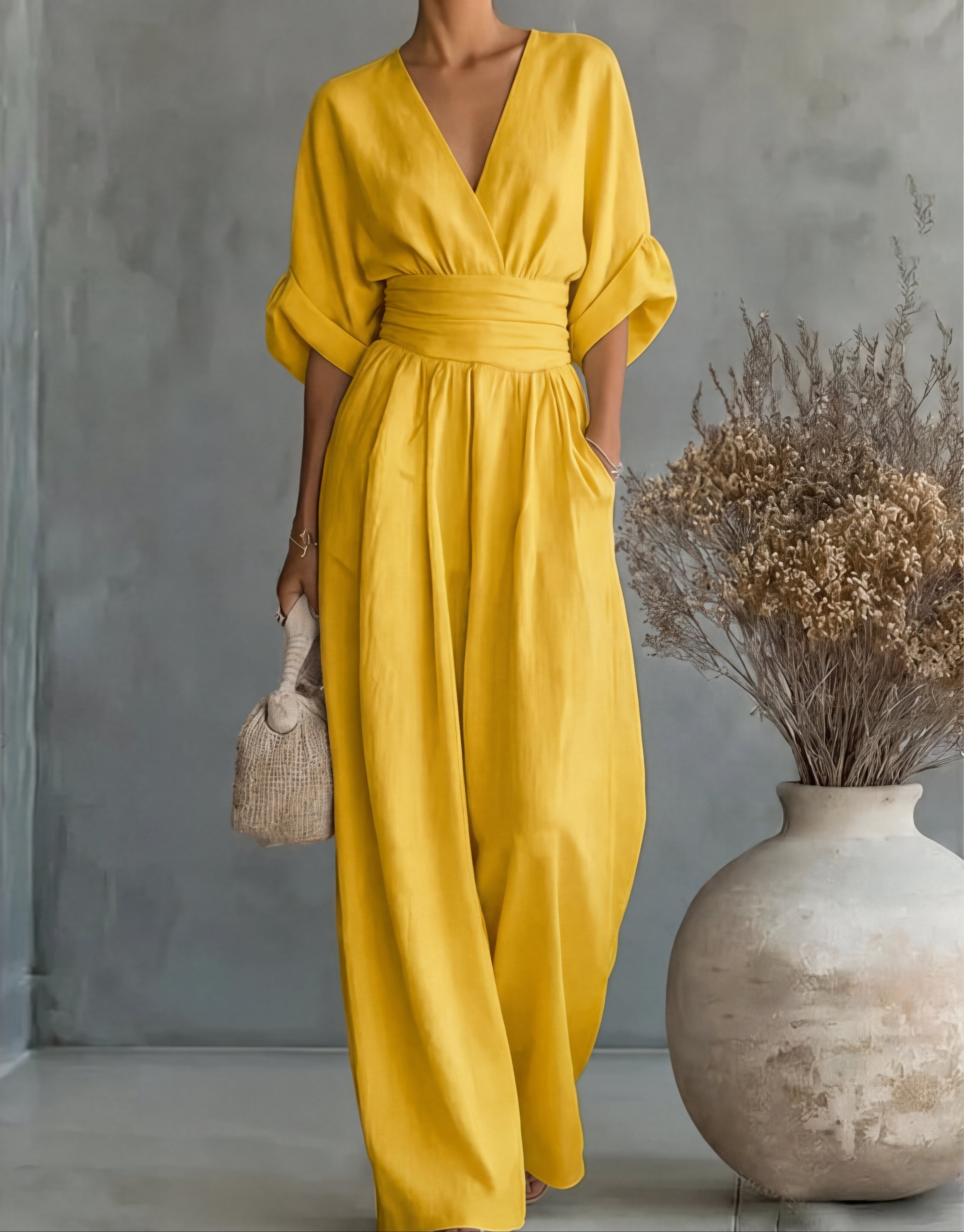 Fluid jumpsuit with V-neckline – Lidia Nova