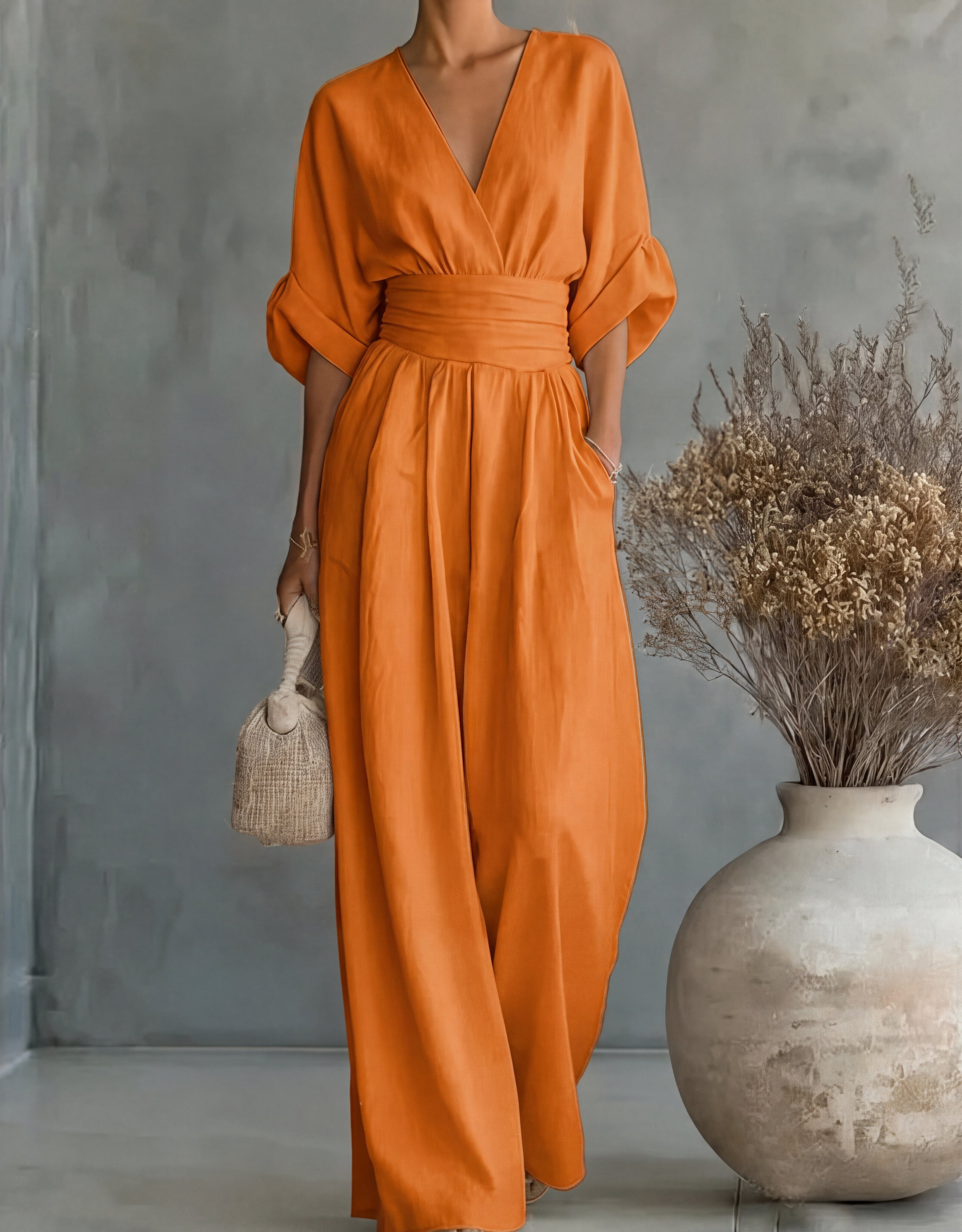 Fluid jumpsuit with V-neckline – Lidia Nova