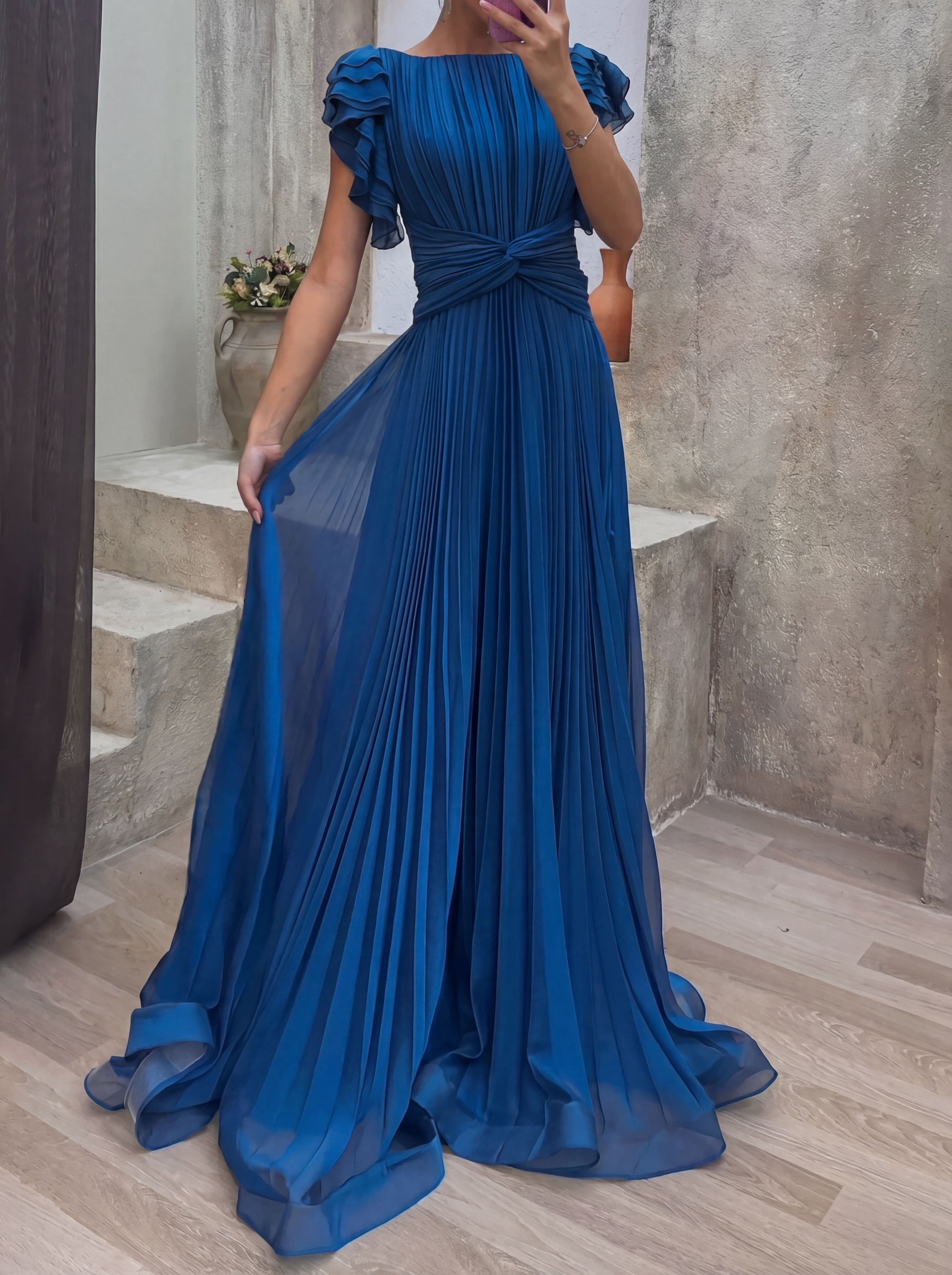 Pleated dress with knot detail – Lidia Nova
